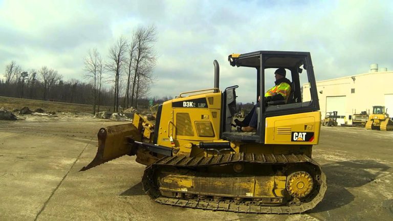 БУЛЬДОЗЕР “CAT D3”