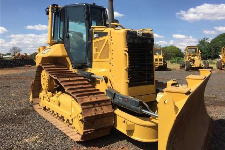 БУЛЬДОЗЕР «CAT D5”