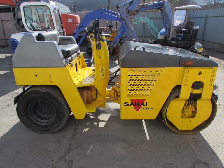 КОМБИНИРОВАННЫЙ ТАНДЕМНЫЙ КАТОК SAKAI TW500W