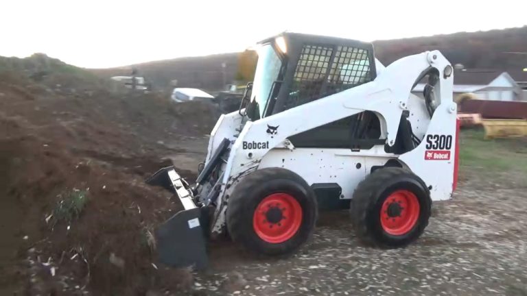 BOB CAT S300